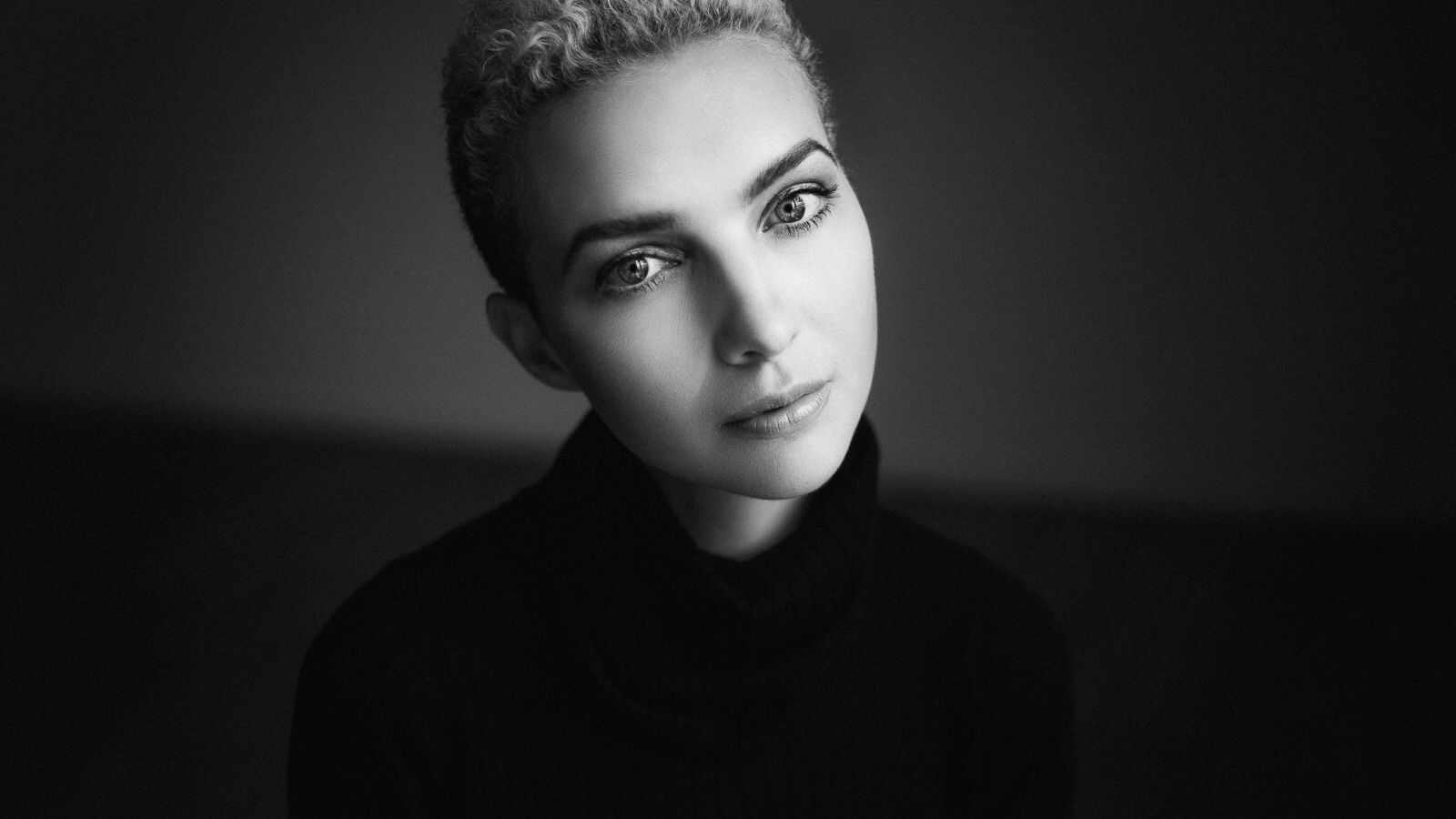 Model: Anna Avramenko